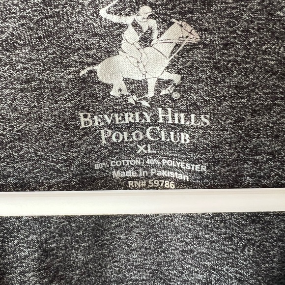Men’s XL Beverly Hills Polo Club V-Neck T-Shirt. Gray in color - Picture 4 of 4